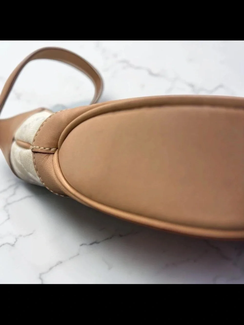 Gucci elegant cream